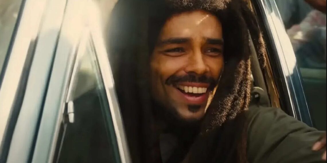 Yıldızların altında sinema keyfi, yemyeşil bir bahçede sinefil buluşmaları