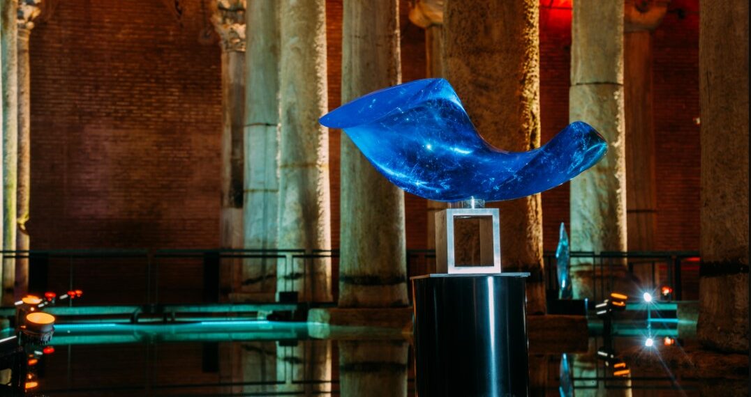 Yerebatan Sarnıcı’nda, taşın ve suyun ortasında kristaller…